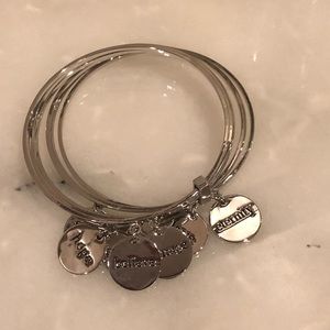 Inspirational Bangle Set in Silver